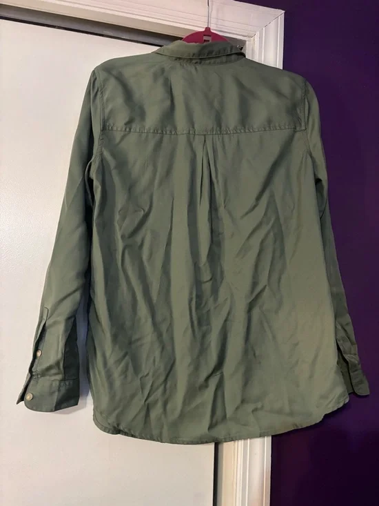 Lucky Brand NWOT 100% Lycocell Olive Green Long Sleeve Button-Up Shirt - Picture 4 of 8